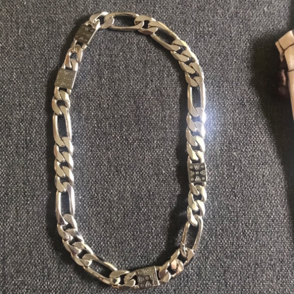 BNWT Henri Bendel Thick Silver Chain Link Necklace